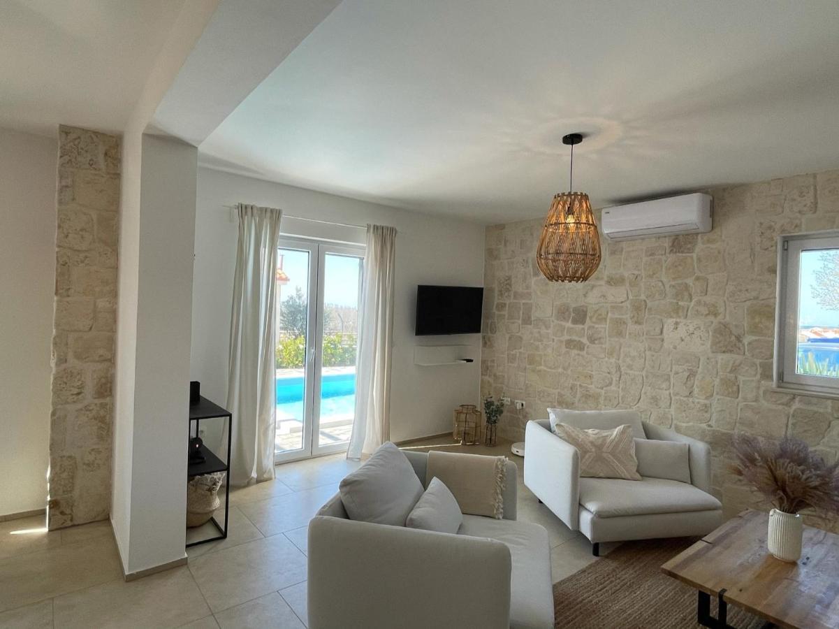 Villa Katarina - Grosser Pool Beheizt - Meerblick Vrsi Dış mekan fotoğraf